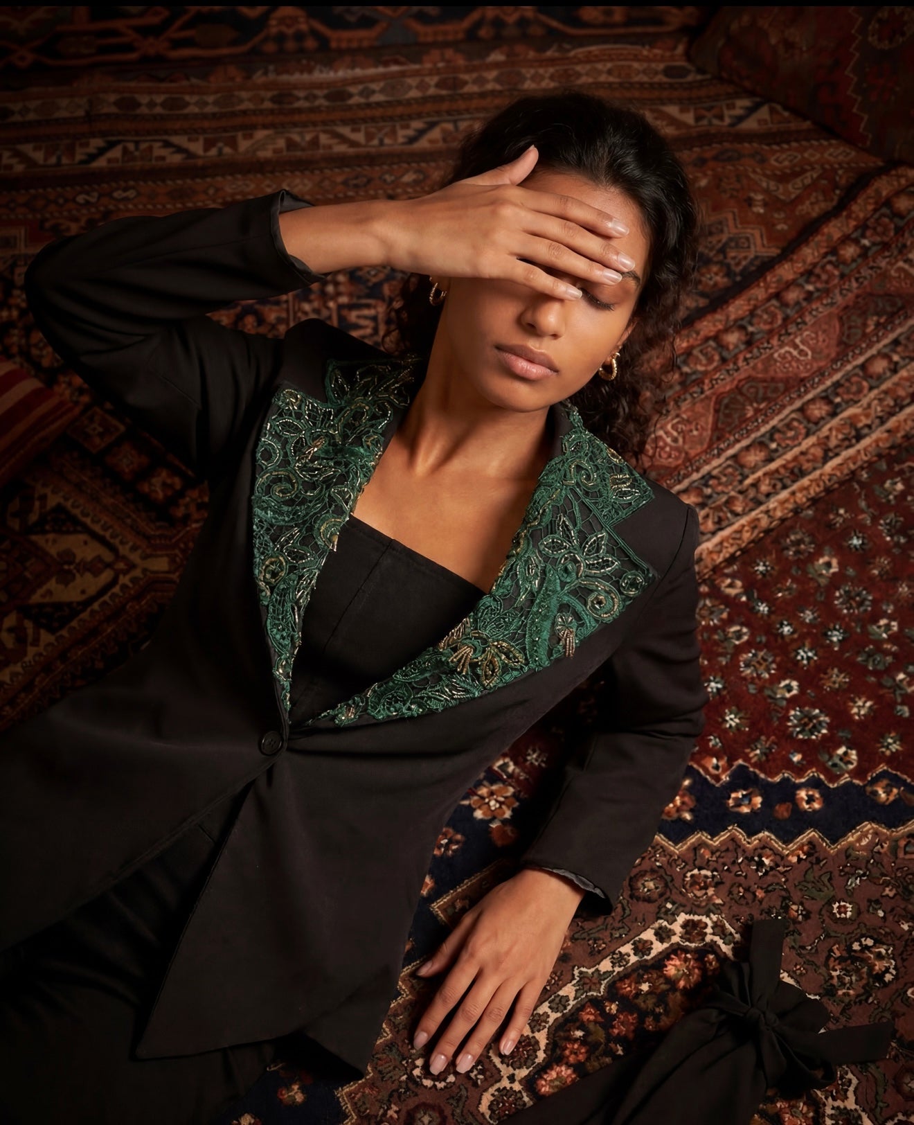 Embroidered lapel blazer